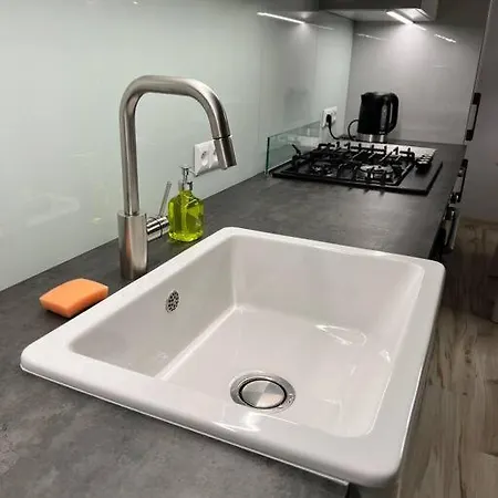 V&o In The Centre Of *